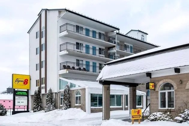 Super 8 by Wyndham Niagara Falls by the Falls - Dış Mekan