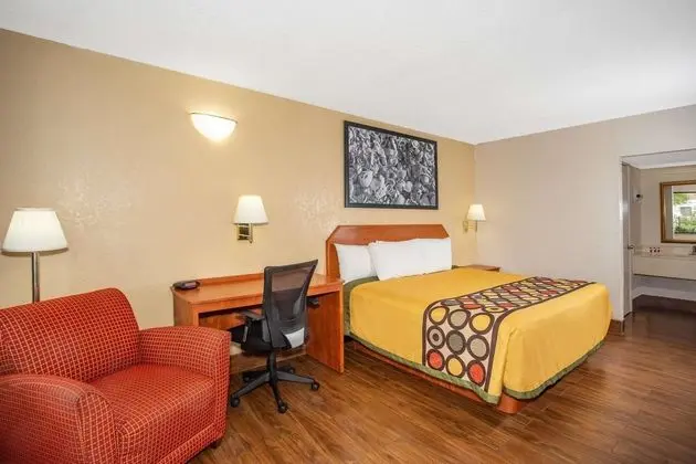 Super 8 by Wyndham North Palm Beach