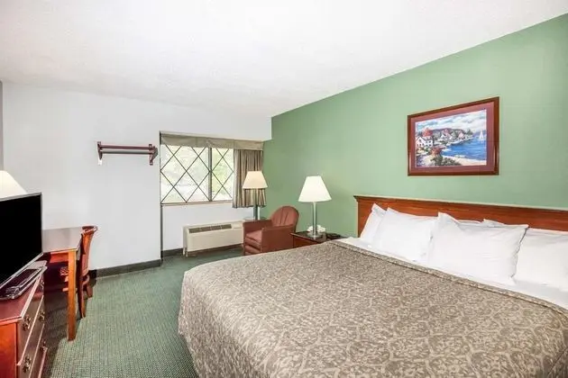 Super 8 by Wyndham Nyack NY
