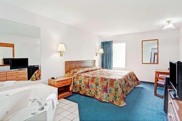Super 8 by Wyndham Olive Branch