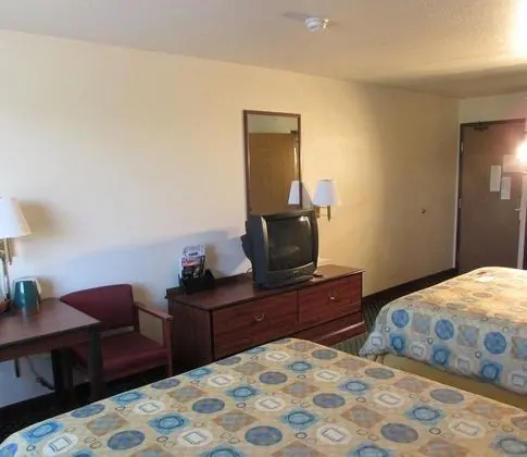 Super 8 by Wyndham Omaha Eppley Arpt/Carter Lake