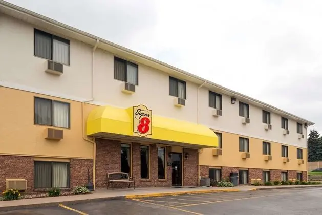 Super 8 by Wyndham Omaha NE - Dış Mekan