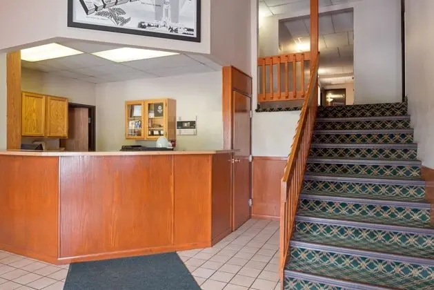 Super 8 by Wyndham Omaha NE - Lobi