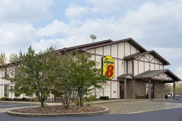 Super 8 by Wyndham Oneida Verona - 1