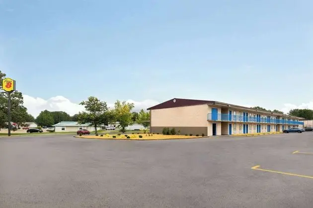 Super 8 by Wyndham Paducah - Dış Mekan