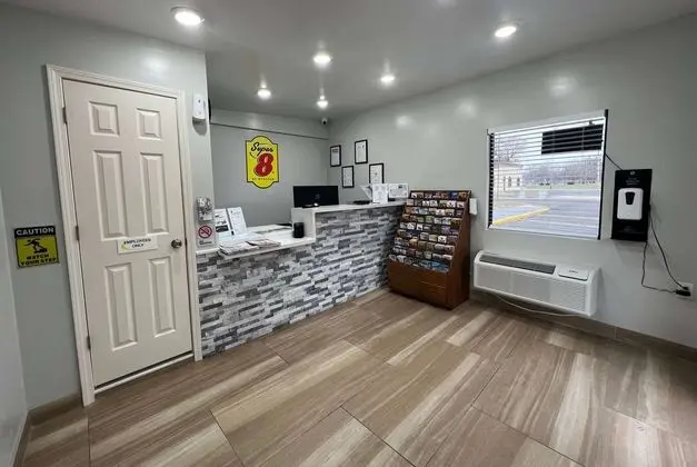 Super 8 by Wyndham Paducah - Lobi