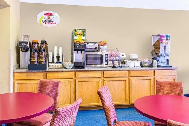 Super 8 by Wyndham Parker/SE Denver Area