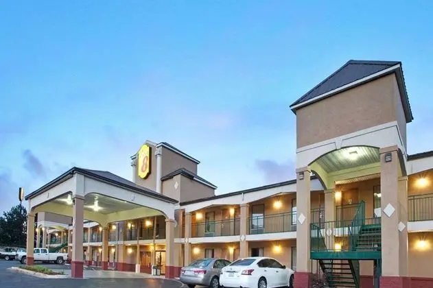 Super 8 by Wyndham Pearl/Jackson/East