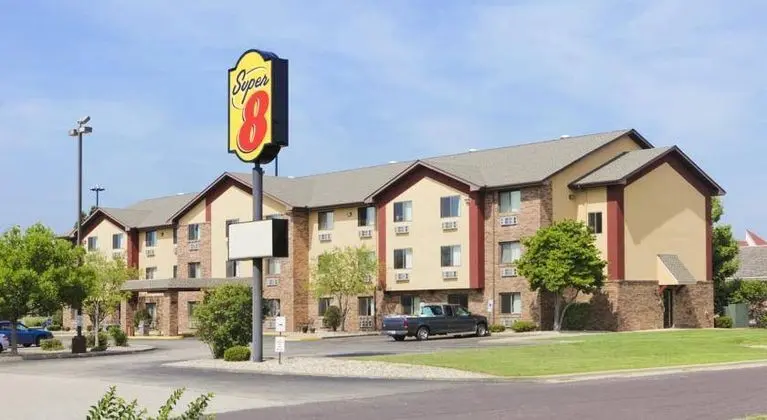 Super 8 by Wyndham Peoria