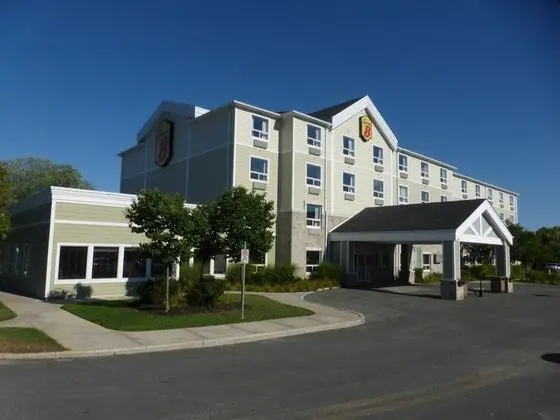 Super 8 by Wyndham Peterborough