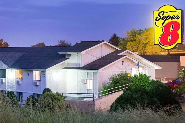 Super 8 by Wyndham Pittsburgh Arpt/Coraopolis 