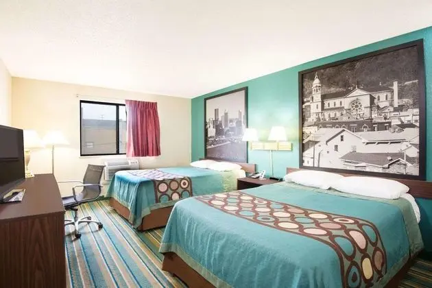 Super 8 by Wyndham Pittsburgh Arpt/Coraopolis 