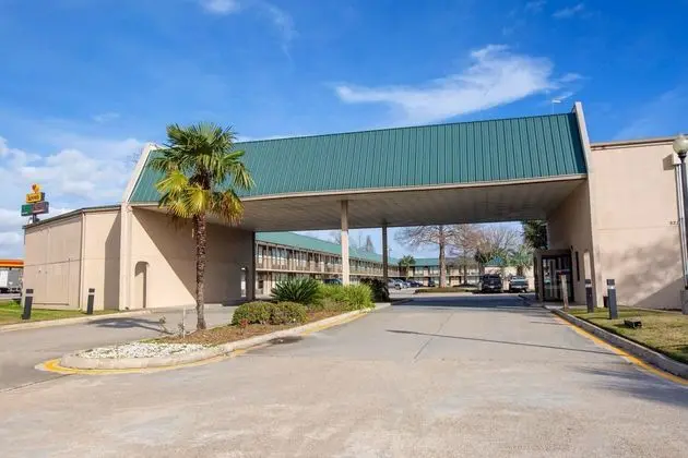 Super 8 by Wyndham Port Allen/W Baton Rouge