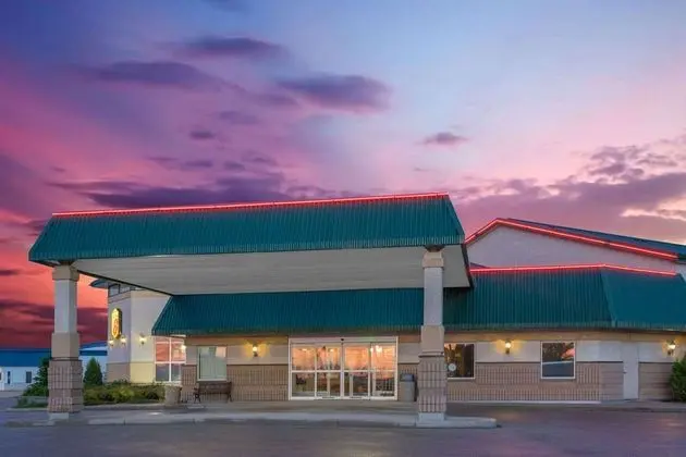 Super 8 by Wyndham Portage La Prairie