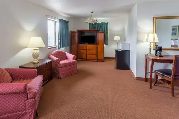 Super 8 by Wyndham Portage