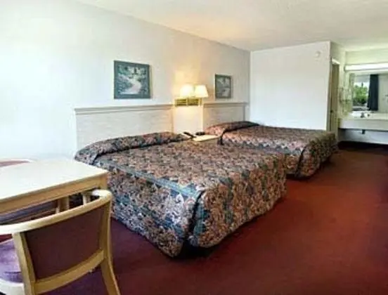 Super 8 by Wyndham Richburg/Chester Area