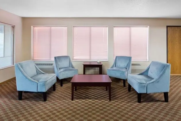 Super 8 by Wyndham Rochelle - Lobi