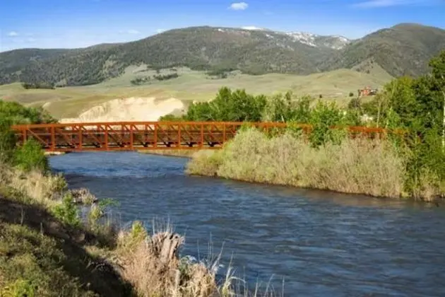 Super 8 by Wyndham Salmon