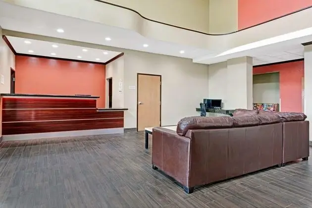 Super 8 by Wyndham San Antonio/Alamodome Area
