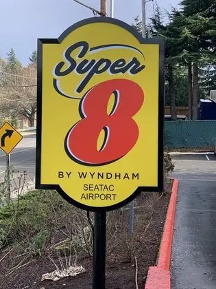 Super 8 by Wyndham SeaTac Airport - Dış Mekan