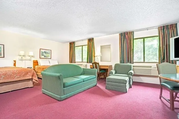 Super 8 by Wyndham Shakopee