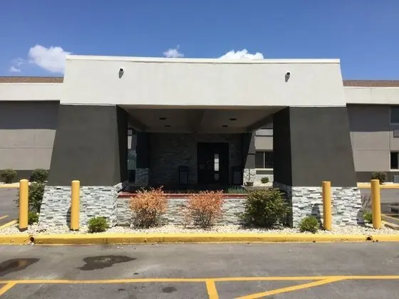 Super 8 BY Wyndham South Holland - Dış Mekan