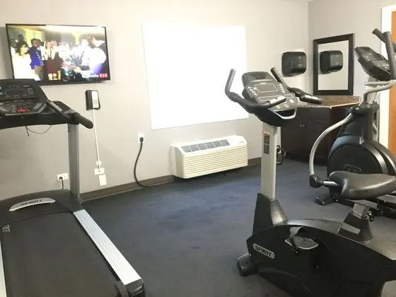 Super 8 BY Wyndham South Holland - Fitness