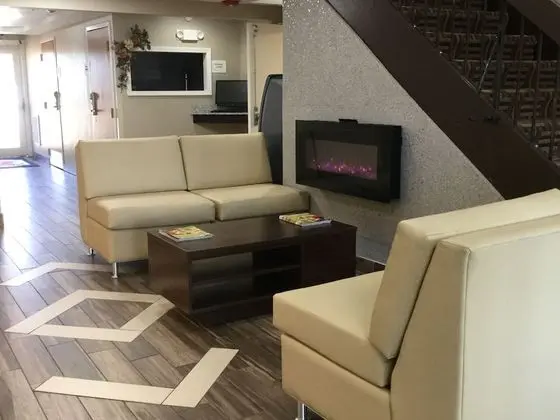 Super 8 BY Wyndham South Holland - Lobi