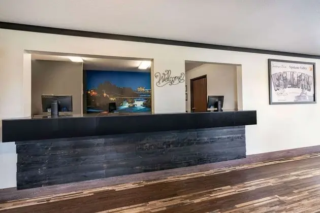 Super 8 by Wyndham Spokane Valley - Lobi