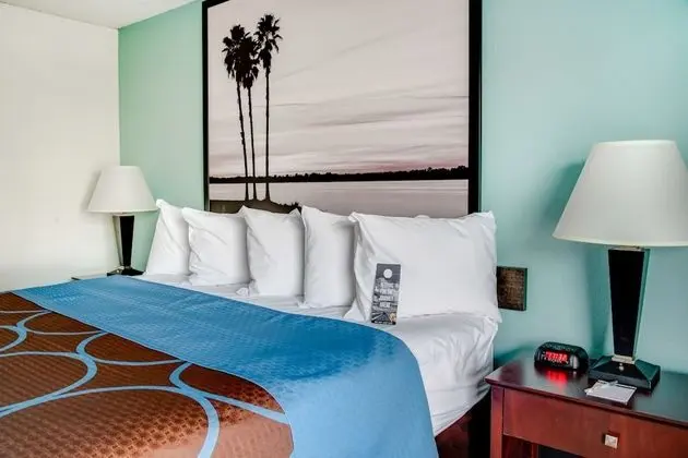 Super 8 by Wyndham St. Petersburg - Oda
