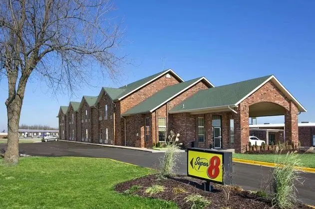 Super 8 by Wyndham Stafford/Springfield Area - 1