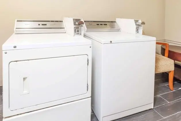 Super 8 by Wyndham Sterling Heights/Detroit Area - Genel