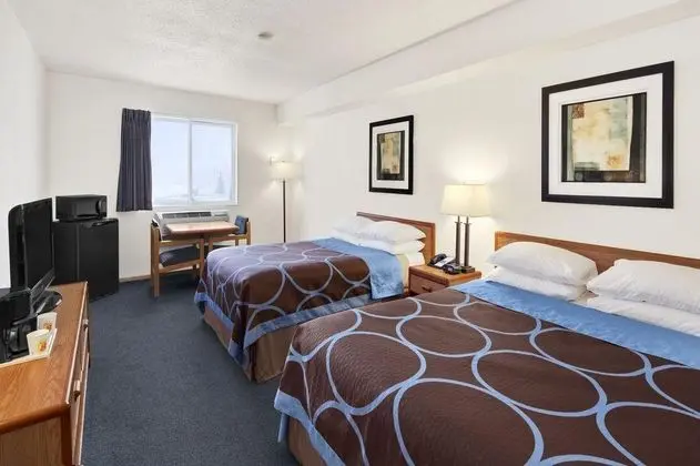 Super 8 by Wyndham Swift Current - Genel