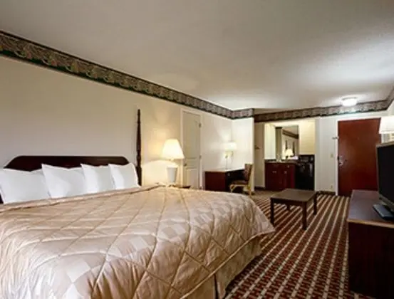 Super 8 by Wyndham Tallapoosa