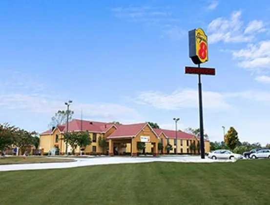 Super 8 by Wyndham Tallapoosa