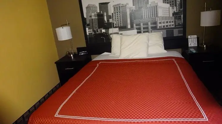 Super 8 by Wyndham Terre Haute