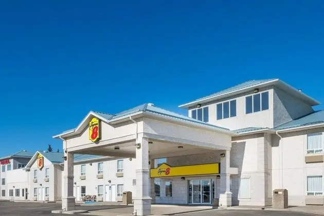 Super 8 by Wyndham Vermilion