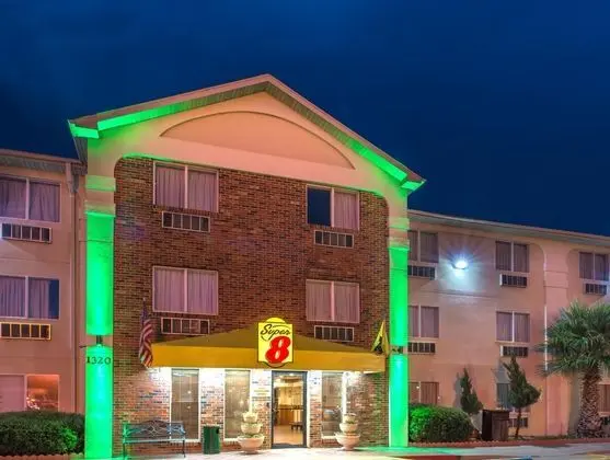 Super 8 by Wyndham Waco University Area