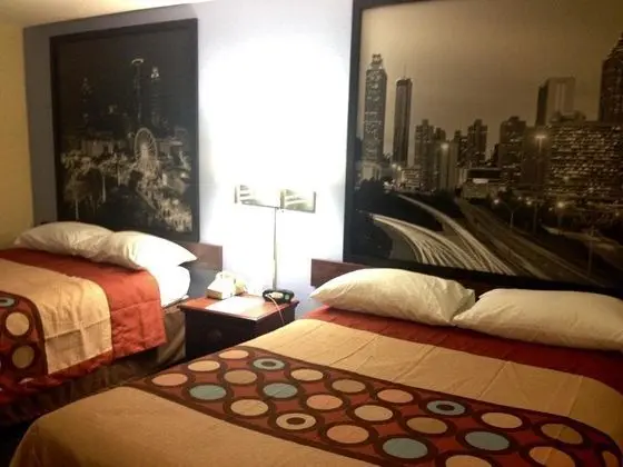 Super 8 by Wyndham Warner Robins