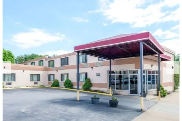 Super 8 by Wyndham Watertown/Cambridge/Boston Area