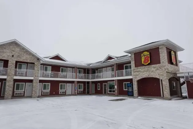 Super 8 By Wyndham Watrous - 1