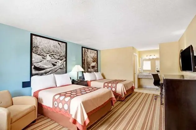 Super 8 by Wyndham Whites Creek/ Nashville NW Area