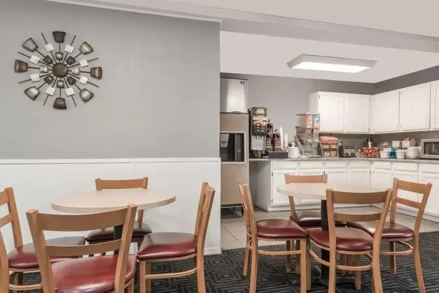 Super 8 by Wyndham Wichita Falls