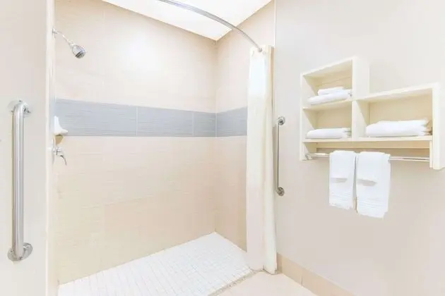 Super 8 by Wyndham Wichita South - Banyo Tipleri