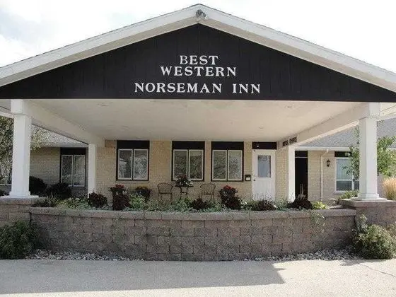 Super 8 by Wyndham Williams