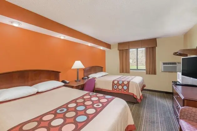 Super 8 by Wyndham Wilmington - Genel