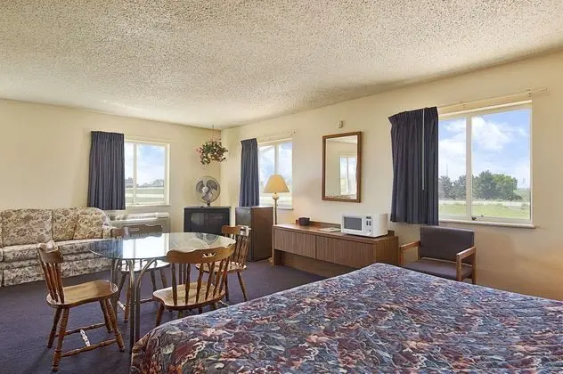 Super 8 by Wyndham York NE