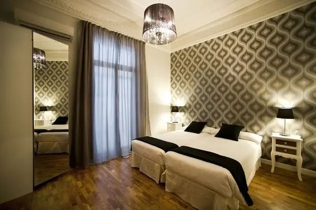 Super Balmes Guest House