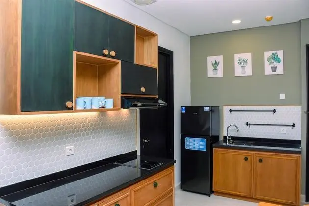 Super And Brand New 2Br At Sudirman Suites Apartment - Mutfak