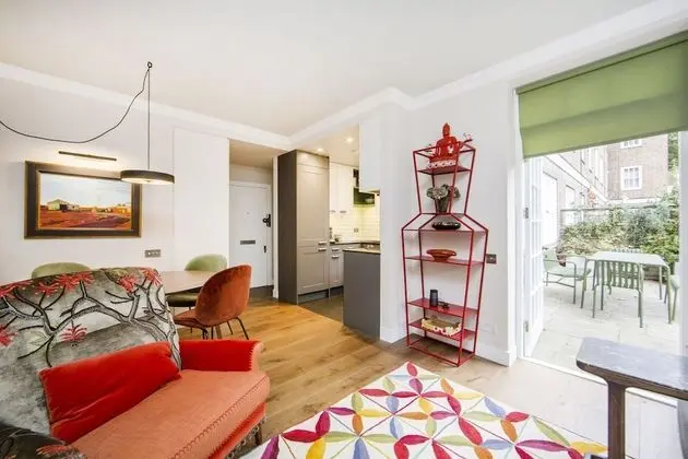 Super Convenient one bed Apartment With Terrace Just off Kensington High Street